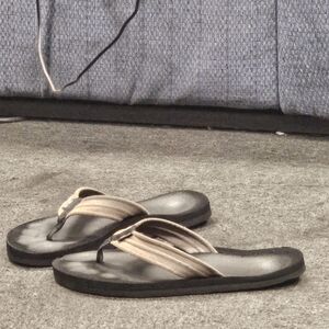 Teva mush flip flops